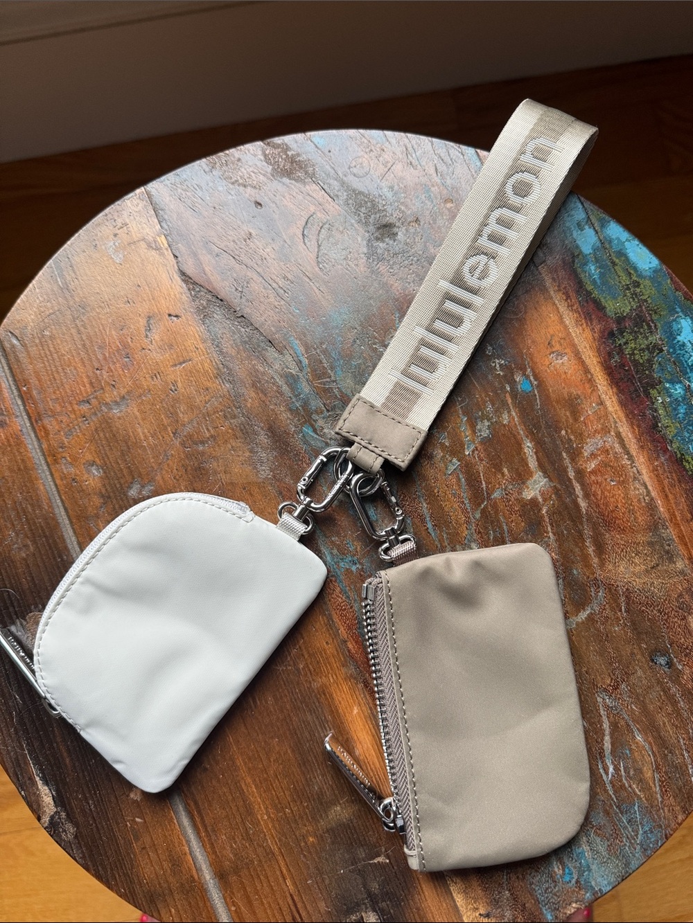 Lululemon Dual Pouch Wristlet in Taupe & White - Picture 2 of 8